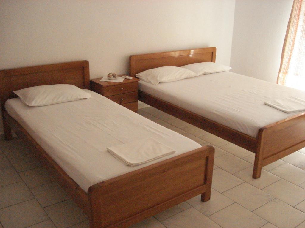 Apartments Stavroula Ηospitality Vrasná Cameră foto