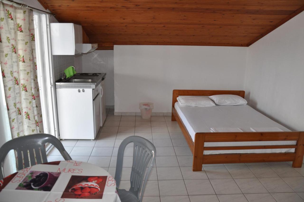 Apartments Stavroula Ηospitality Vrasná Cameră foto