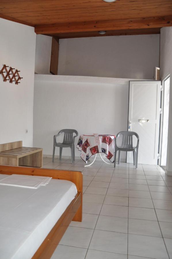 Apartments Stavroula Ηospitality Vrasná Cameră foto