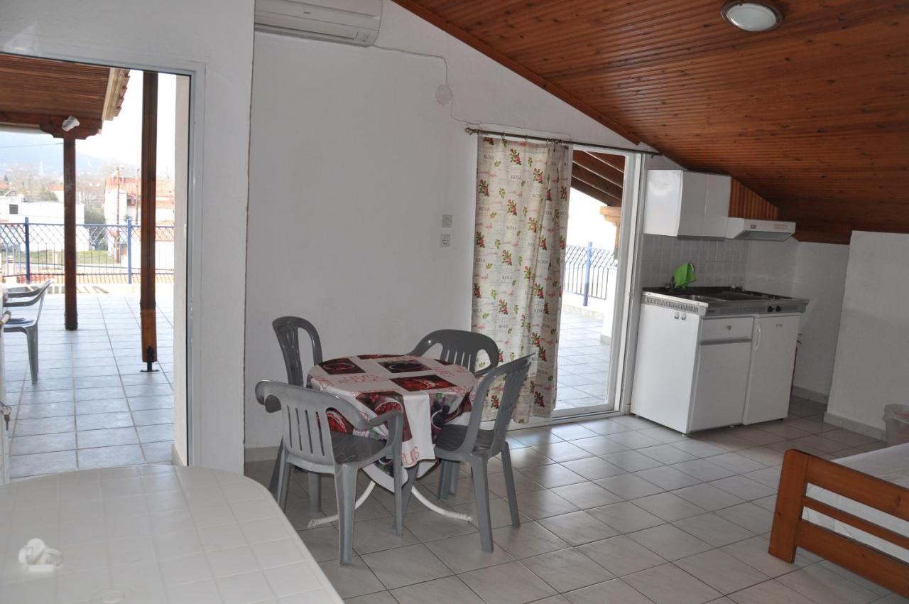Apartments Stavroula Ηospitality Vrasná Cameră foto