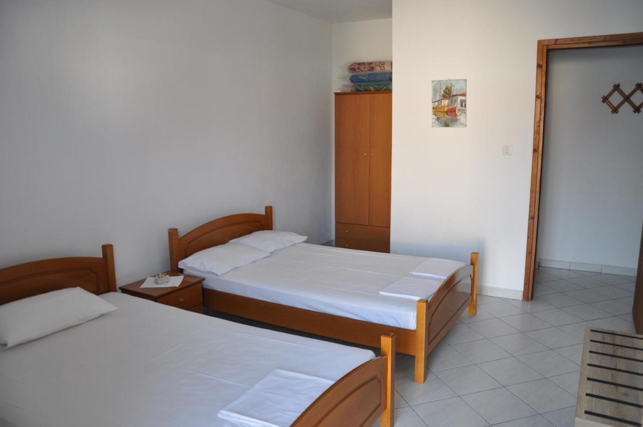 Apartments Stavroula Ηospitality Vrasná Cameră foto